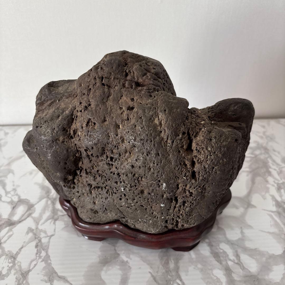 水石 加茂川石？木製台座付き鑑賞石 自然石 天然石 鉱物 置物