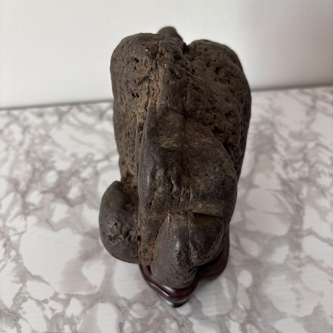 水石 加茂川石？木製台座付き鑑賞石 自然石 天然石 鉱物 置物