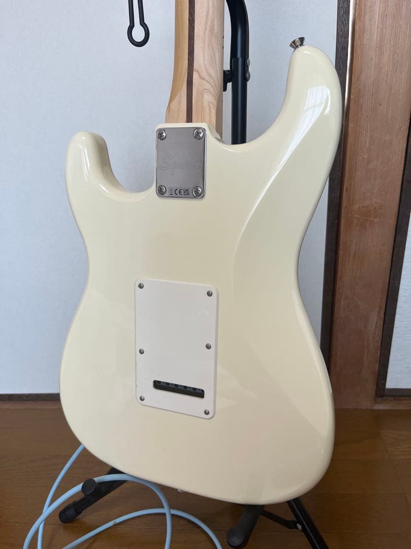 squier STRATOCASTER エレキギター＋スタンド＋ケーブルセット