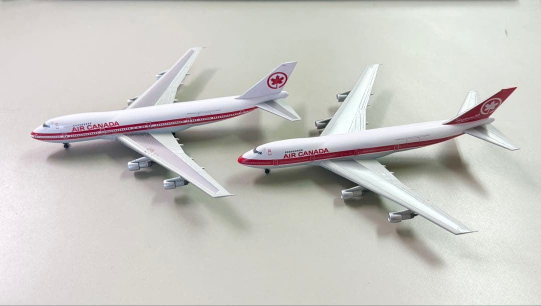 AIR  B747-233 2機　Dragon Wings