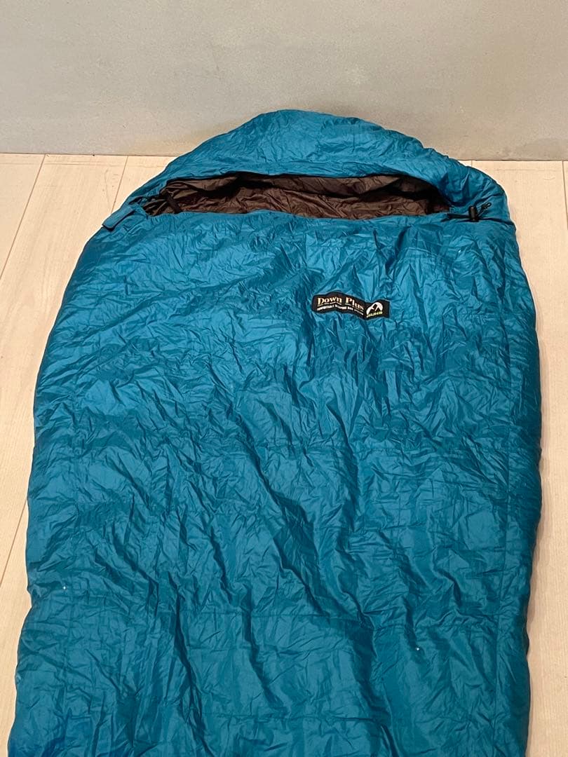 ISUKA 寝袋Down Plus Pokhara　収納具はグラナイトギア