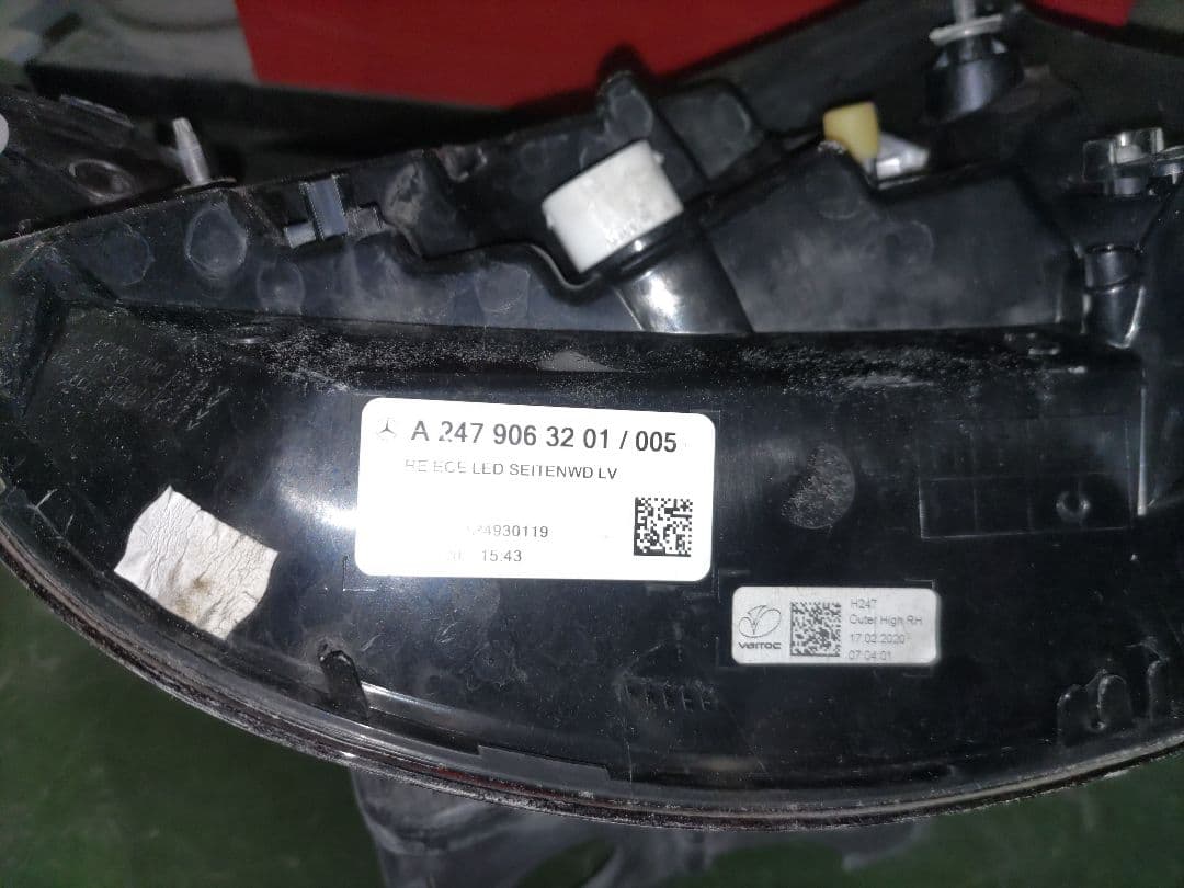 ベンツGLAクラス右テール中古