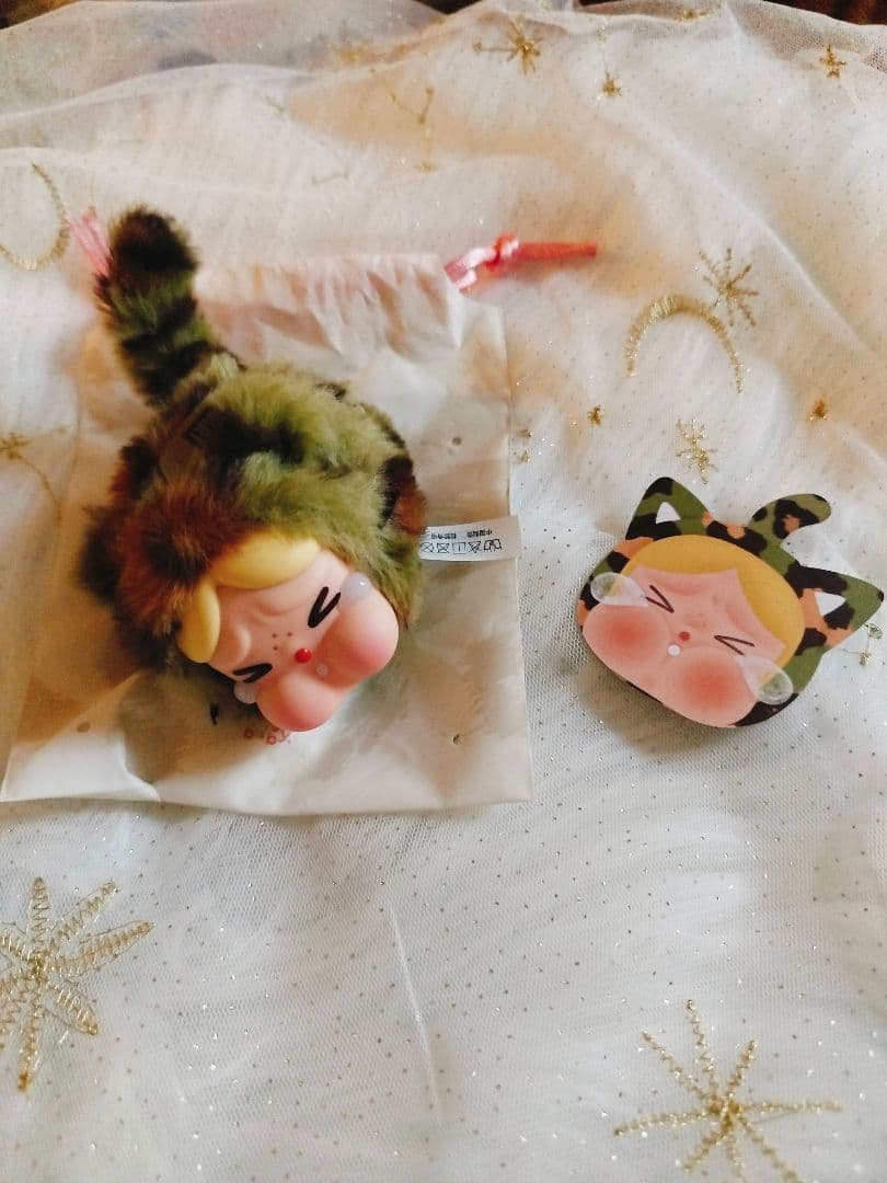 CRYBABY イヤフォンケース カードホルダー キャット ぬいぐるみ