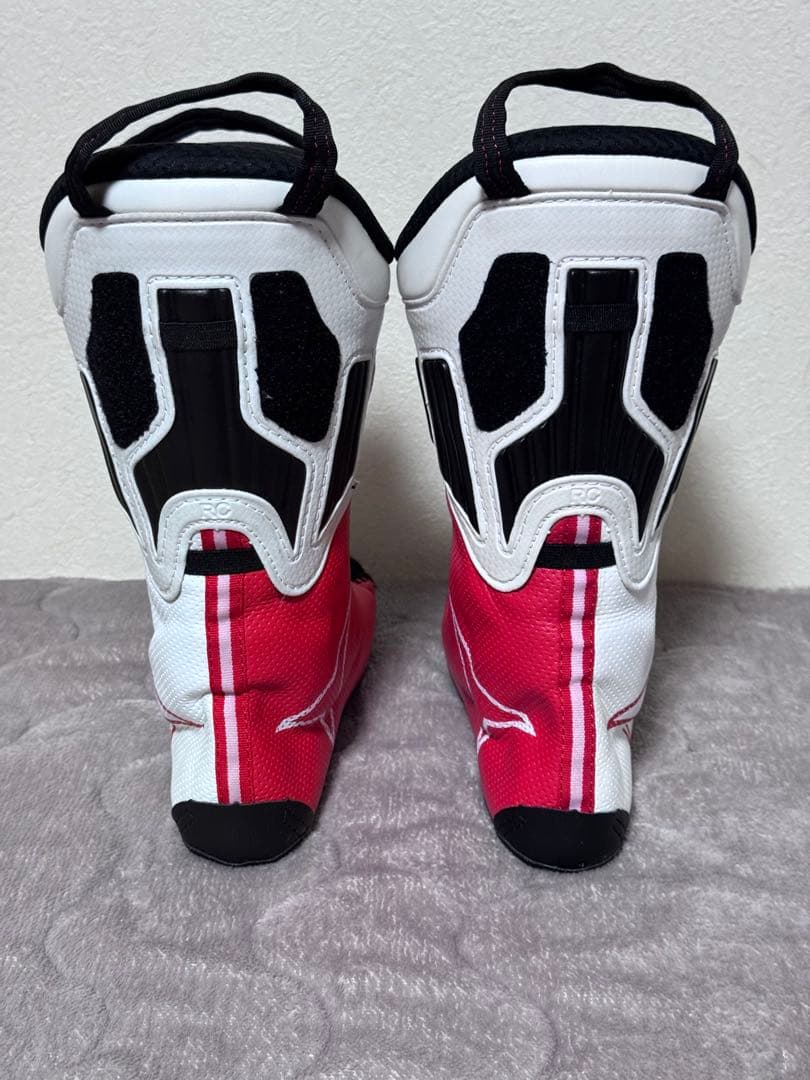 未使用　ATOMIC インナーブーツ　23.5