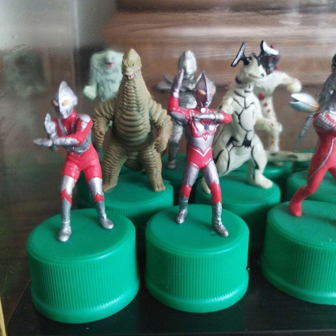 【美品】ウルトラマンボトルキャップ　シークレット込み全２４種　三ツ矢サイダー