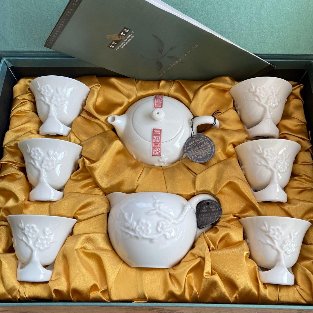 乳白磁雪梅枝脚付き　飲杯セット　台湾　宜龍　EILONG　イーロン