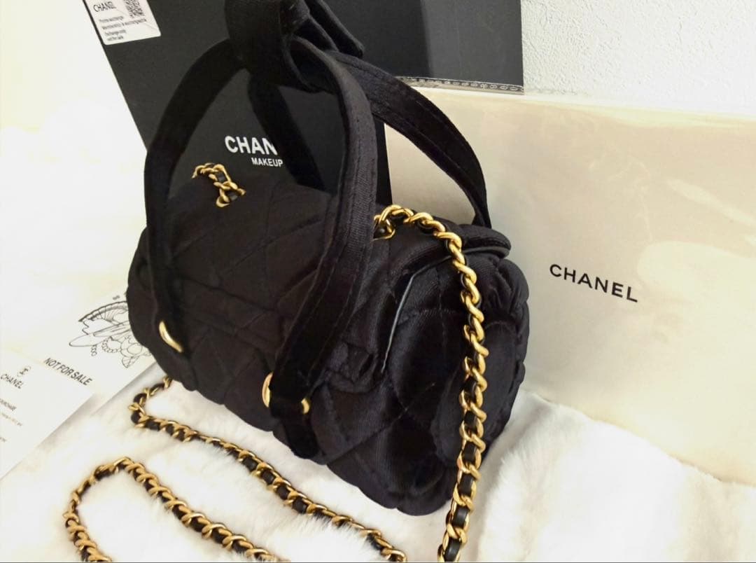 CHANEL VIP ショルダーバッグ　ベロア ゴールドチェーン　ノベルティ
