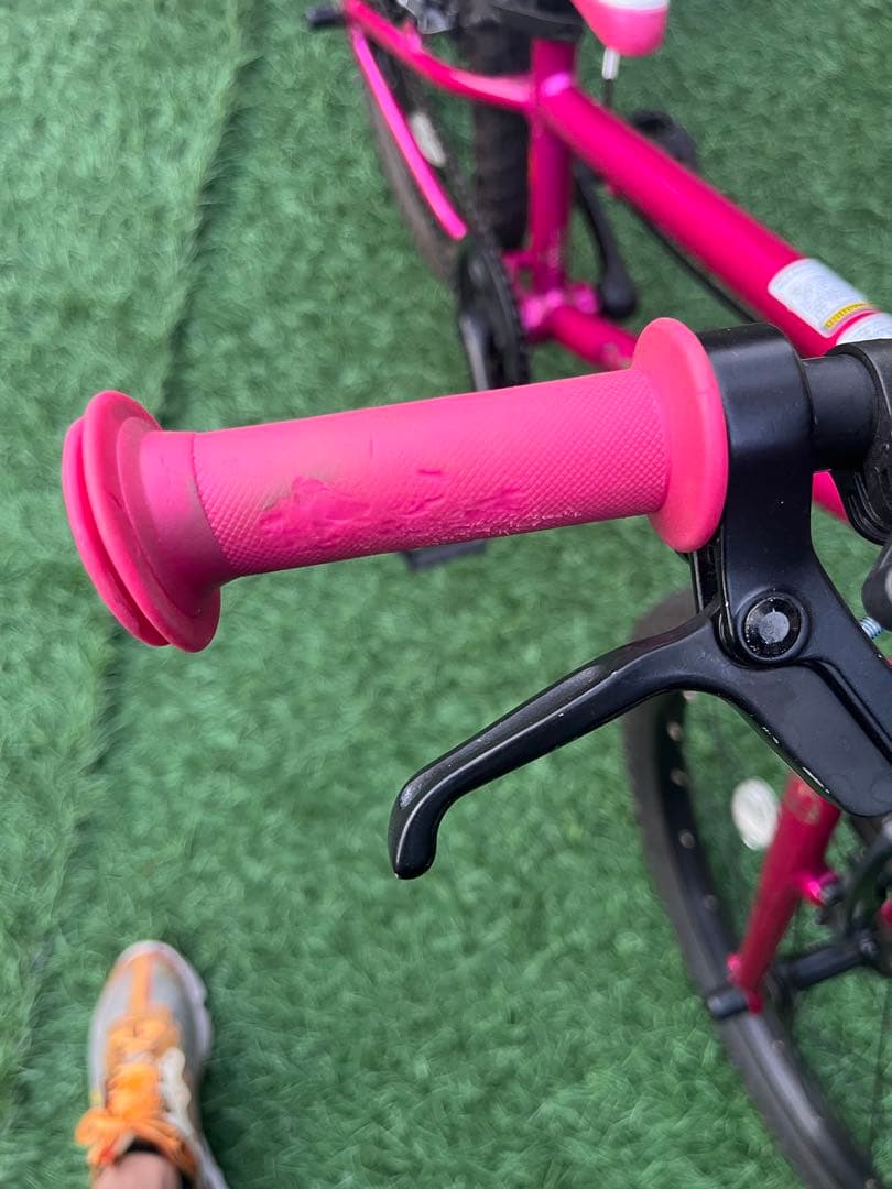 ⭐︎YUU⭐︎　ヨツバサイクル　20インチ　クリスタルピンク　美品