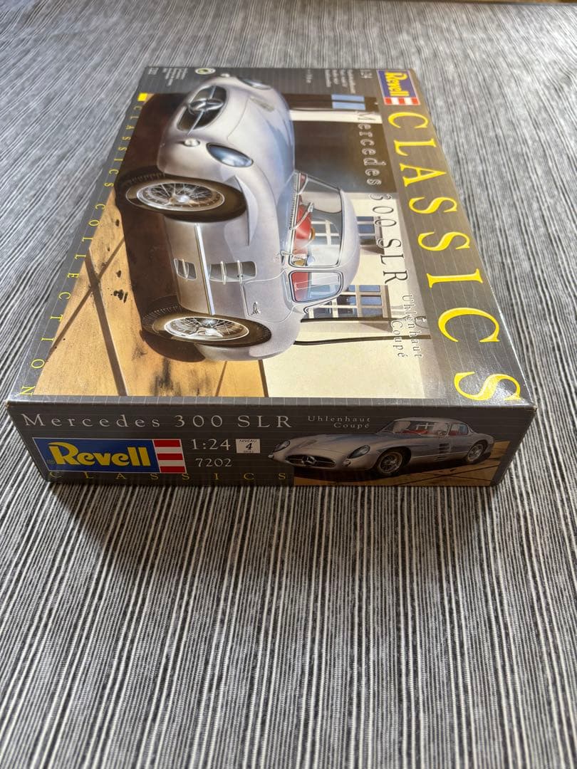 Revell Mercedes 300 SLR 1:24 プラモデル