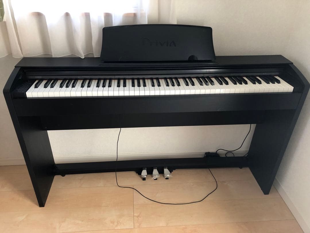 美品　電子ピアノ カシオ privia PX-735BK（送料込）