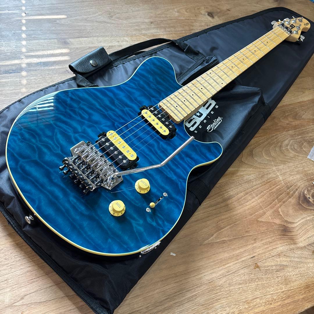 希少 Sterling by MUSIC MAN SUB AX4 TBL
