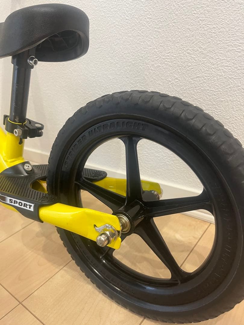 ストライダー スポーツモデル 12インチ キックバイク バランスバイク イエロー