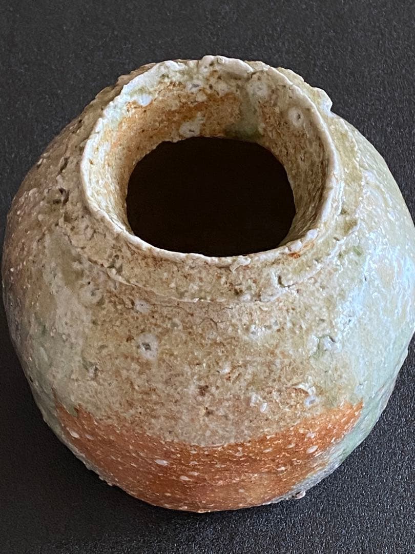 信楽焼　壺　うずくまる　井村侊生　　#3207