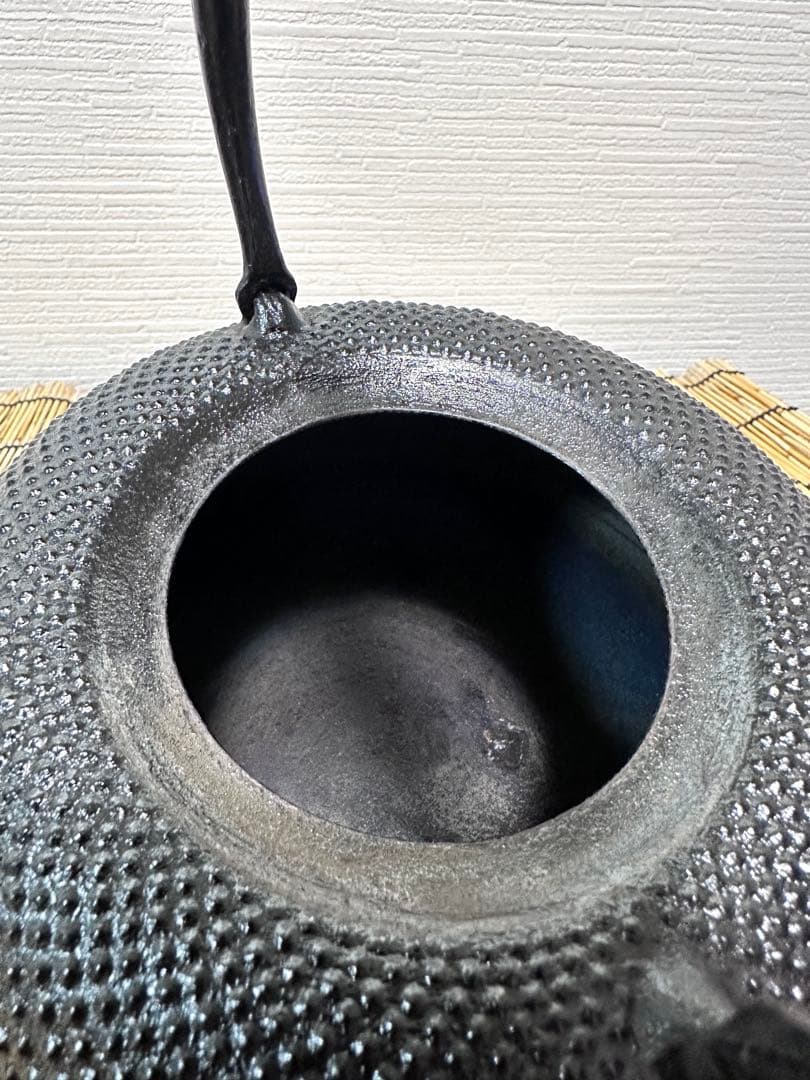 美品　南部伝統工芸士 及川寛治作真作保証１５型姥口アラレ　伊藤 みよこ様売約済み