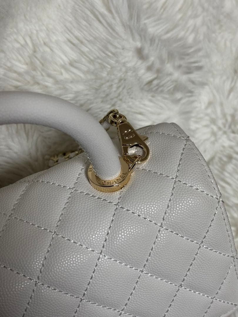 CHANEL ホワイト ショルダーバッグ ノベルティ