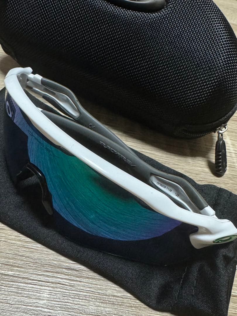 Oakley スポーツ用サングラス ホワイト