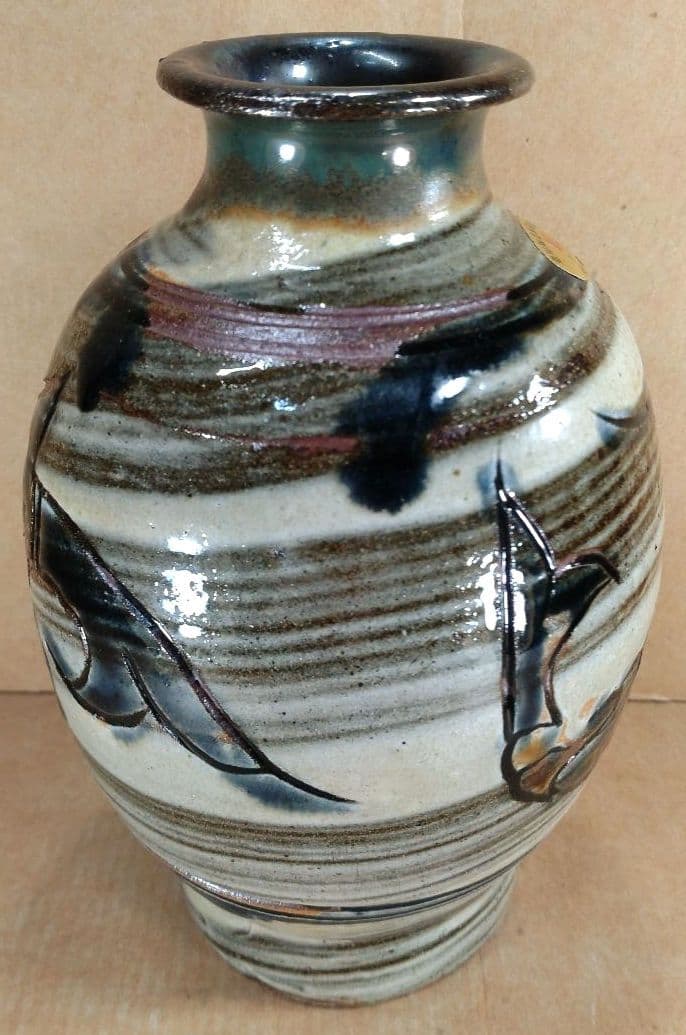 【本物保証】金城次郎 壷屋焼花瓶(海老魚紋）共箱 栞 人間国宝 壺屋焼 未使用