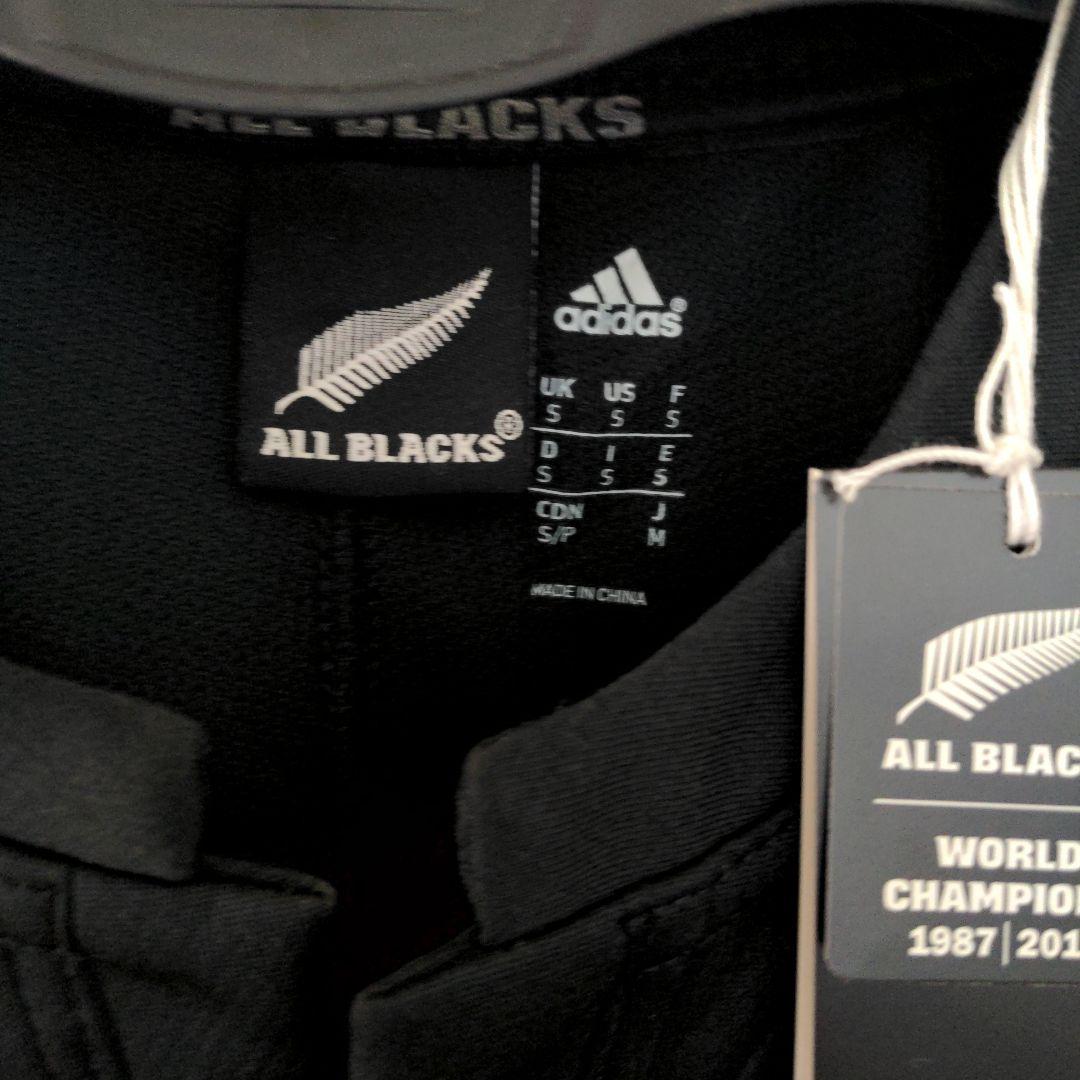 オールブラックス　選手直筆サイン入りユニフォーム。リッチー・モウンガ、バレット