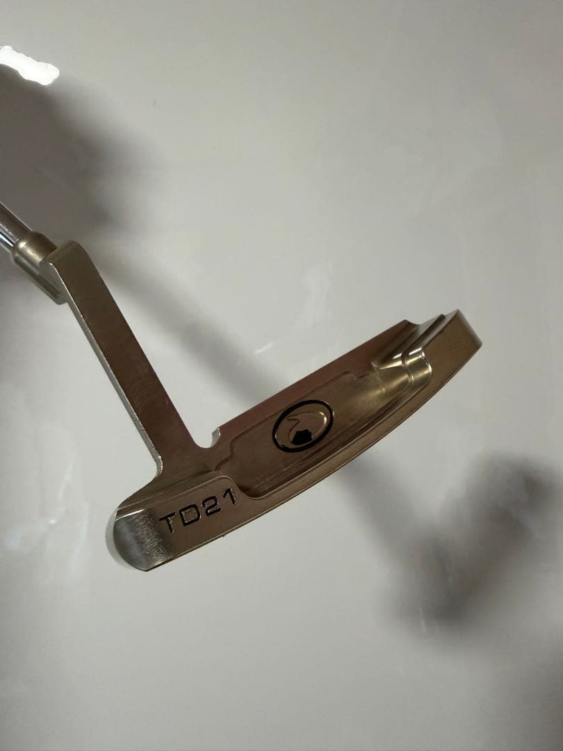 TD21 シルバー仕上げ マレット型パター