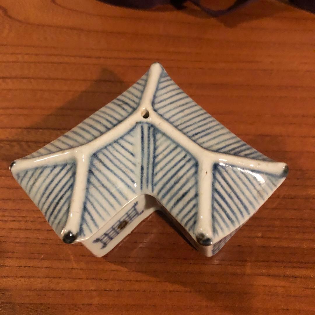 李朝染付、鉄砂家形水滴桐箱入