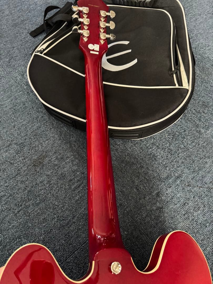 Epiphone ES-335 セミアコースティックギター