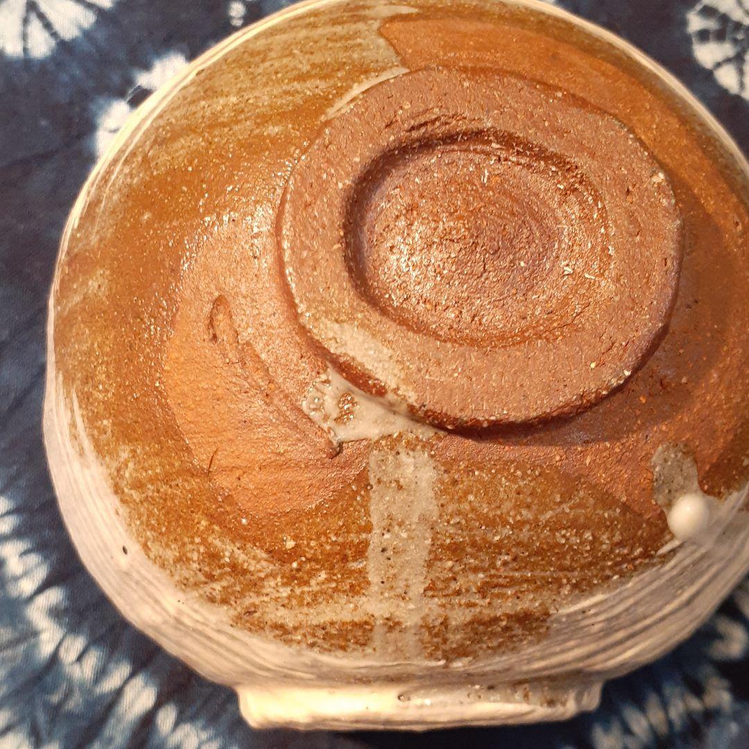 故、石田陶春　作　刷毛目俵型旅茶碗