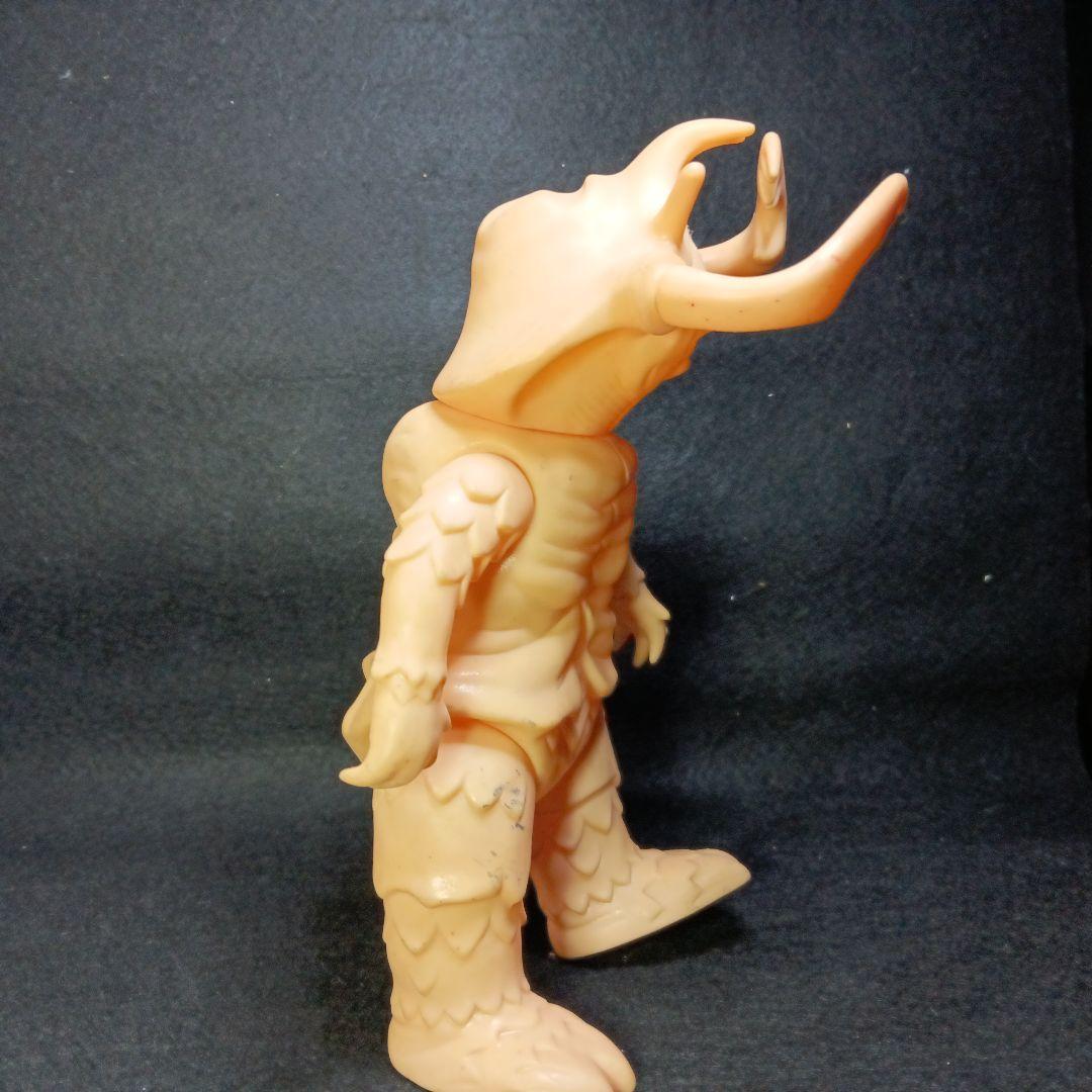 ブルマァク 「アントラー」 肌色成形 無彩色 怪獣 ソフビ