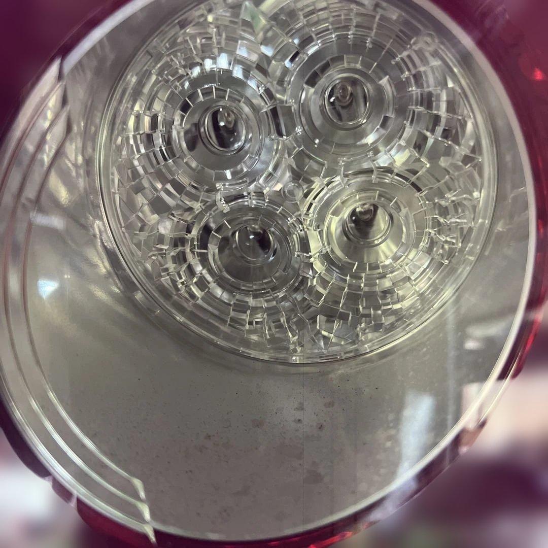 トヨタアクア NHP10 純正 右 テールランプ