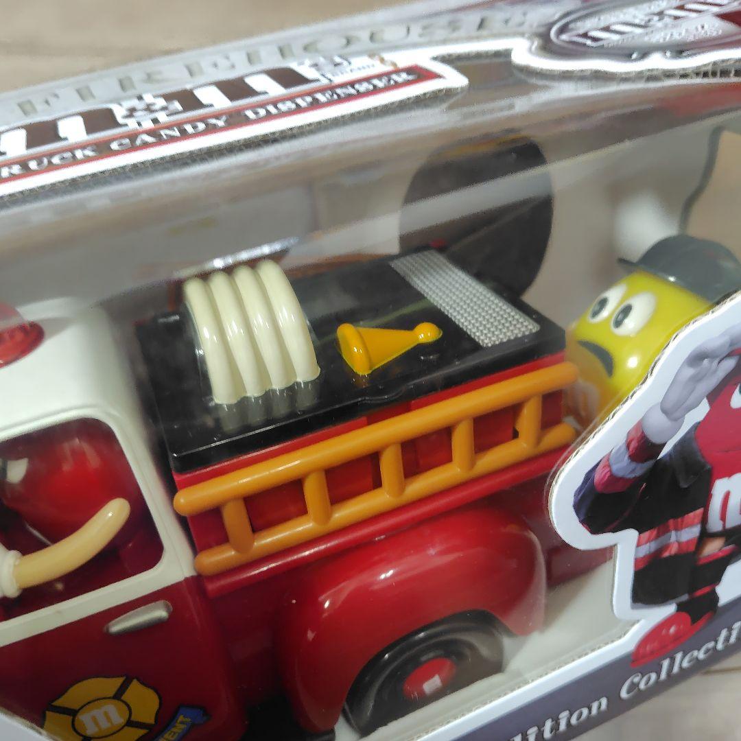 限定品 m&m's 消防車フィギュア ファイヤーマントラック　エムアンドエム