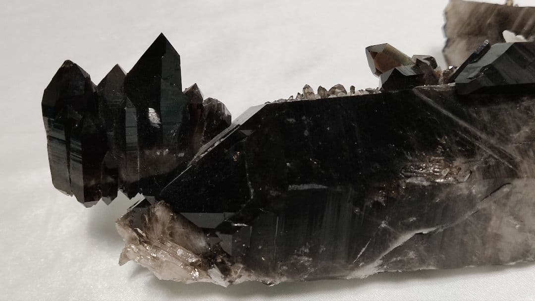 希少！パワーストーン　天然石　原石　モリオン(黒水晶)　711g　No.996