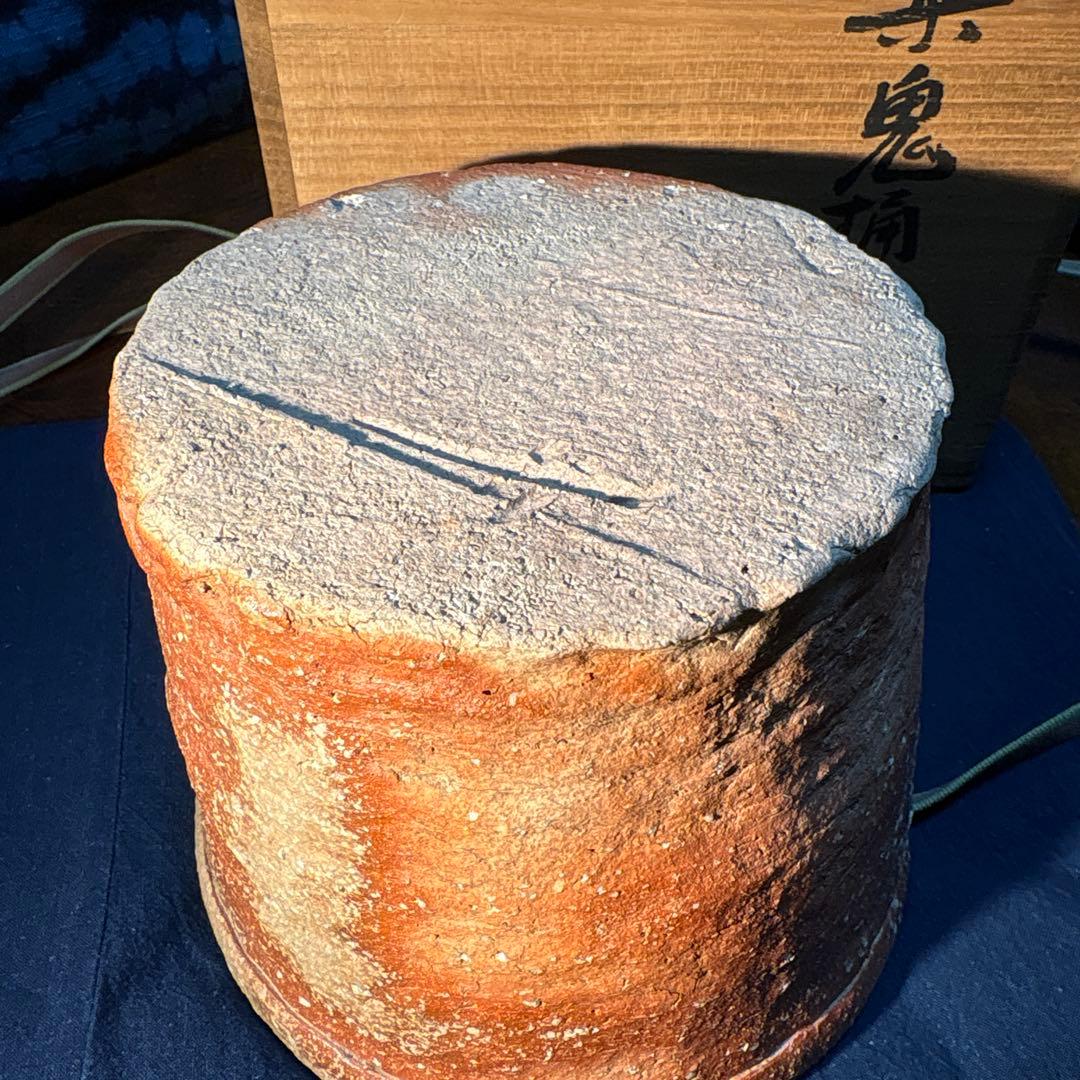 澤清嗣作　信楽焼　信楽鬼桶水指 陶器 水差し 茶色 円筒形 木箱付き