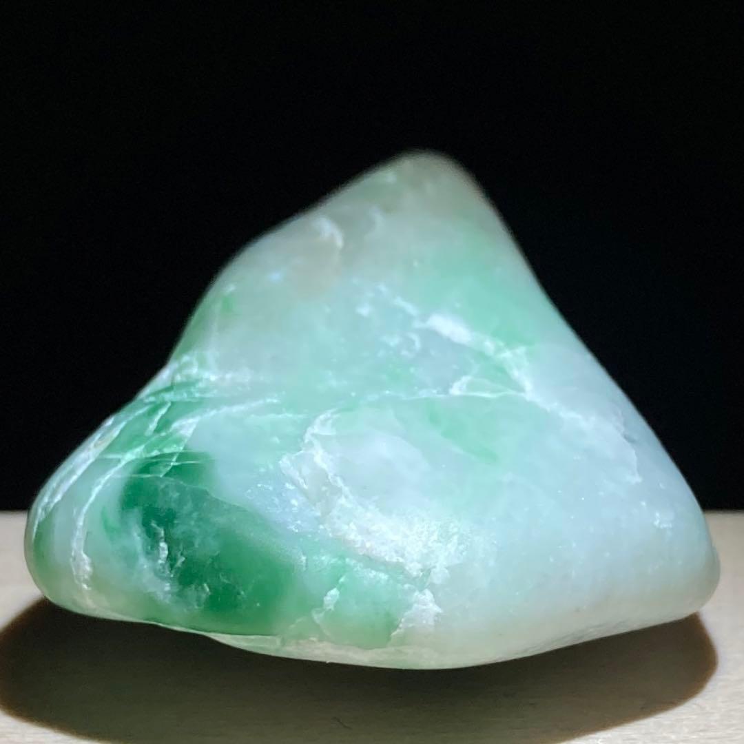 糸魚川翡翠　ロウカン 翡翠　インペリアルジェダイト　原石　30.8ｇ