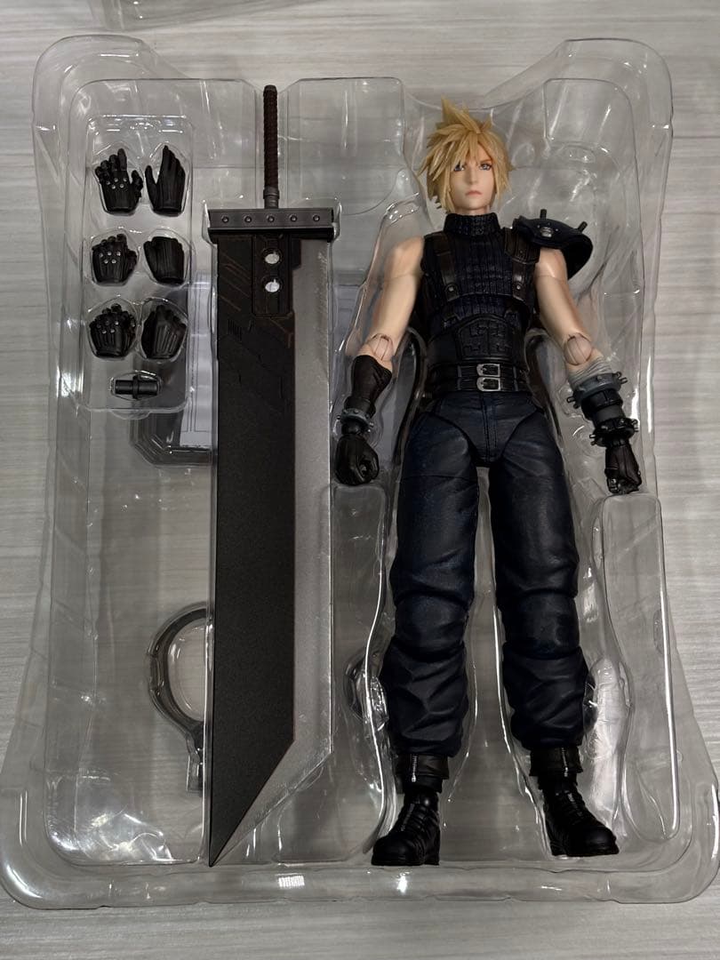 FF7 リメイク プレイアーツ改 クラウド・ストライフ