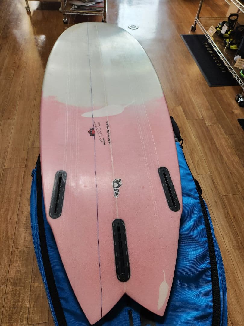 ジャスティス＋チリ　PINACOLADA 5'6\"　フィン付き