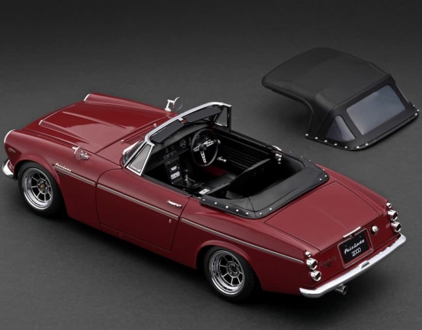 ミニカー 1/18 DATSUN Fairlady 2000 SR311 WineRed