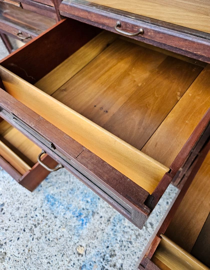 USヴィンテージ 古いシャツケース 木製×ガラス 24杯 引出し 収納 古家具