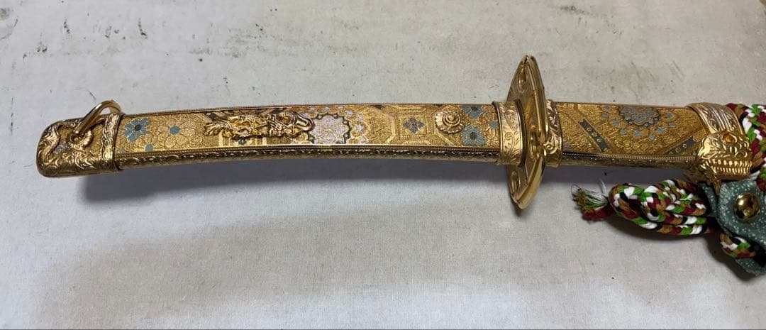 超稀少逸品 模造刀 飾太刀拵風 錦布包 鍍金の長覆輪（金覆輪）黄金造太刀 実物大