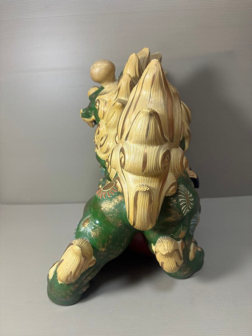 2153 九谷焼 玉乗り獅子 狛犬 置物 縁起物　緑彩