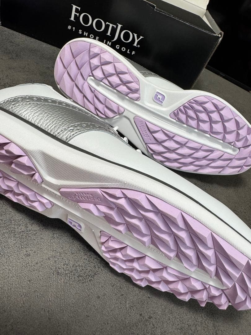 大値下げしました！大人気ブランド女性用ゴルフシューズ ホワイト 【新品・未使用】