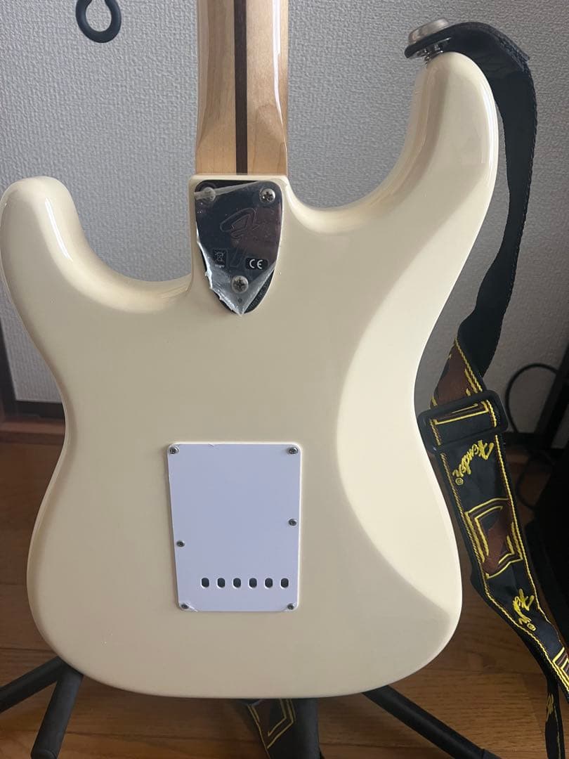 Fender Stratocaster クリーム