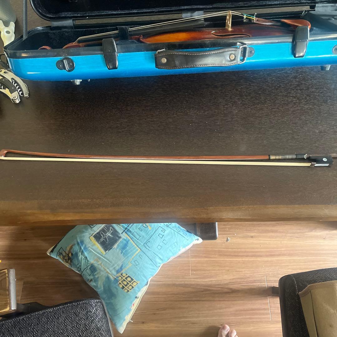 バイオリン4/4 弓　ケース付き