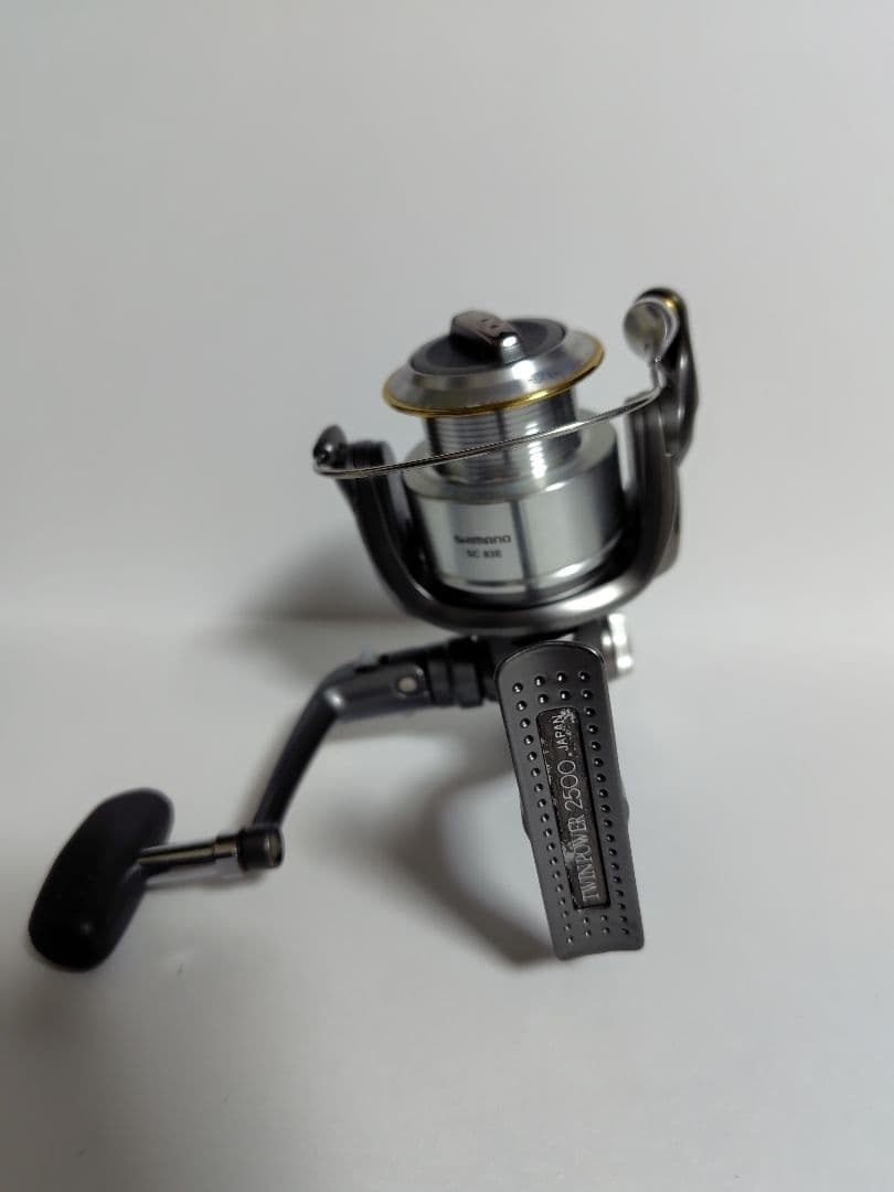 シマノTWINS POWER2500 スピニングリール