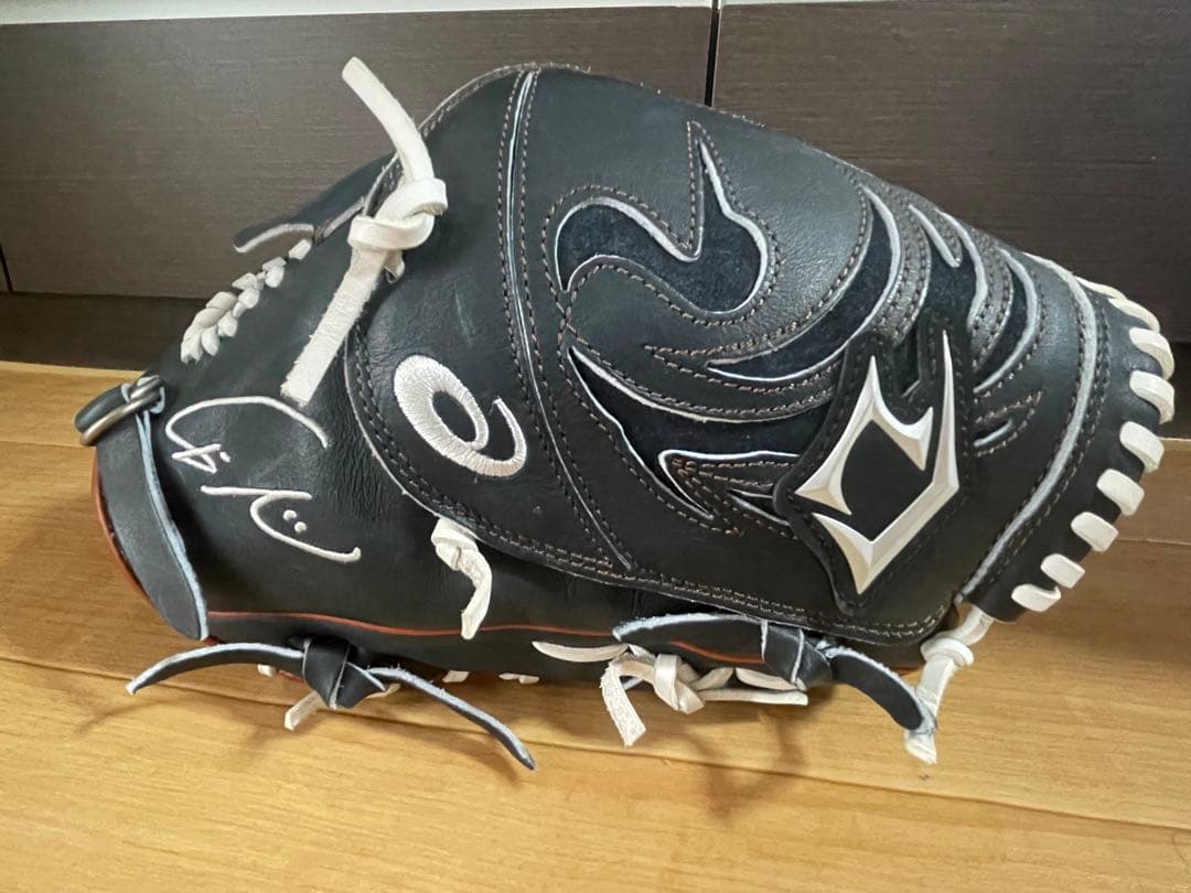 asics 硬式グローブ　投手用グローブ