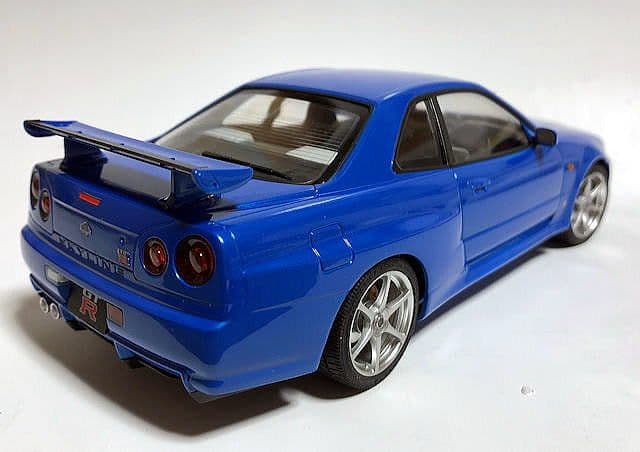 タミヤ　１／２４　ニッサン　スカイライン　GT-R　Ｖスペック（Ｒ３４）完成品