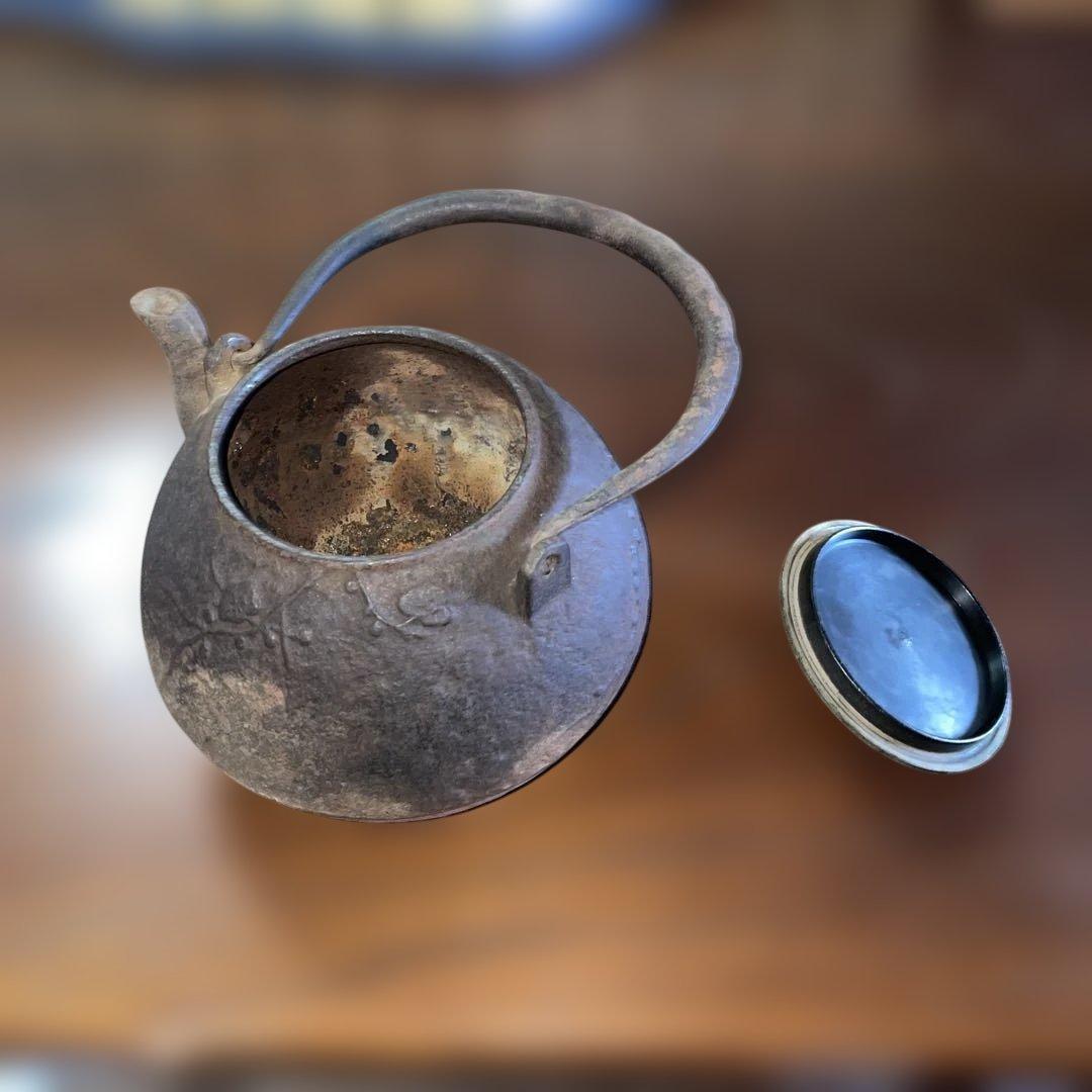 鋳鉄製 花と鳥の彫刻 鉄瓶