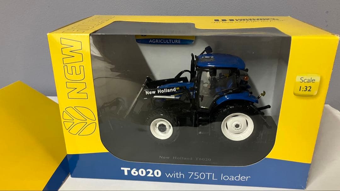 ユニバーサルホビー　New Holland T6020+750TL 1/32