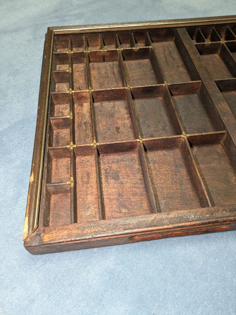 アンティーク　レタープレスタイプケース 木製 ダークブラウン