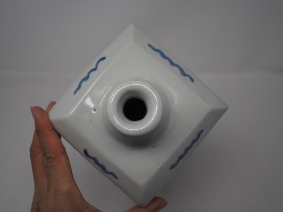 染付兎文白磁徳利　角瓶　李朝　「昼間の可愛いウサギ」　漢詩　-SO