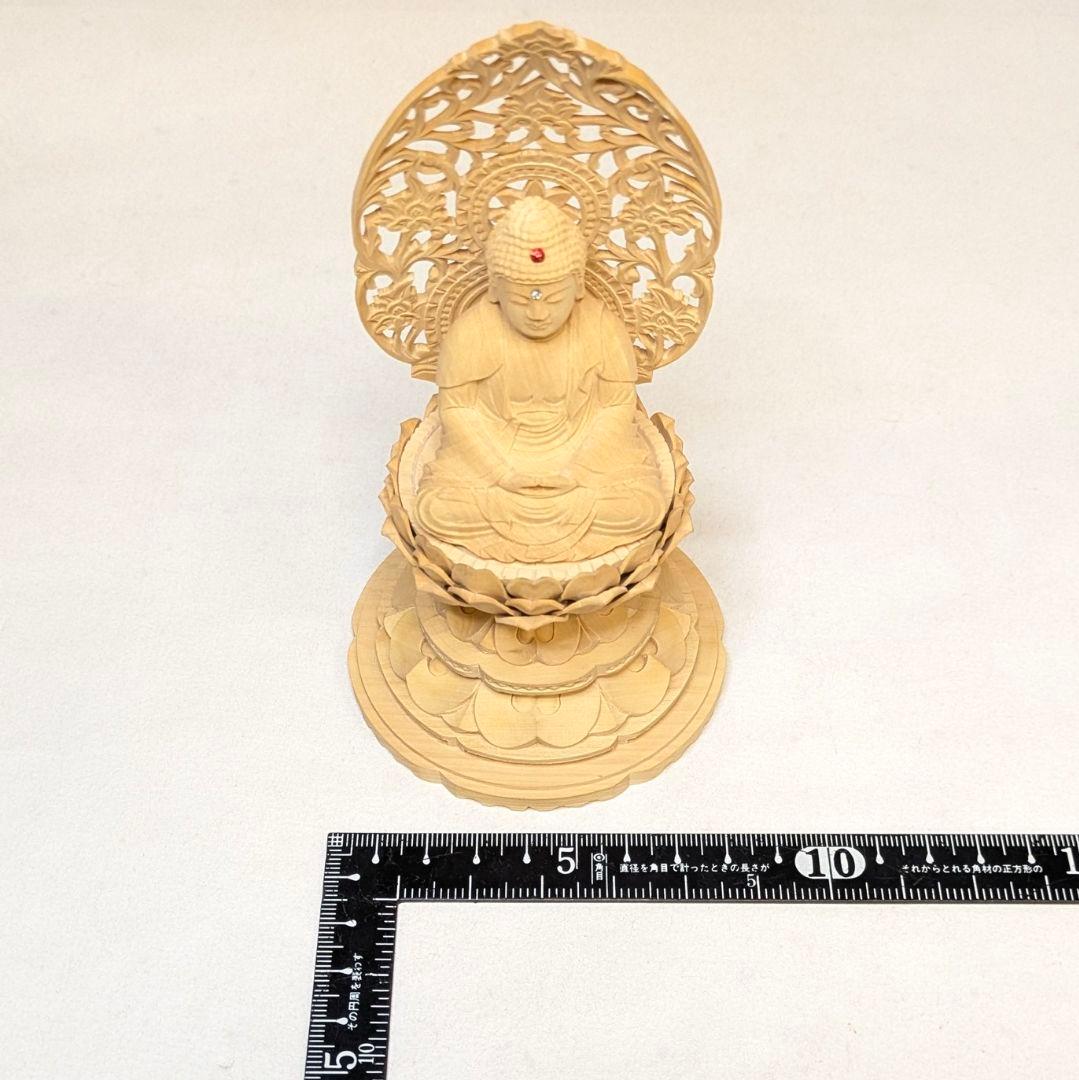 【ゲリラセール・新品】 釈迦如来座像　黄楊　総高さ約15.5㎝　丸形台座付　釈迦
