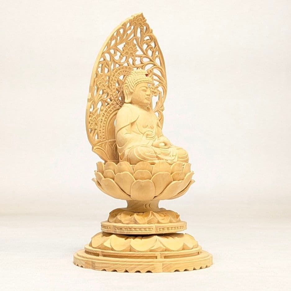 【ゲリラセール・新品】 釈迦如来座像　黄楊　総高さ約15.5㎝　丸形台座付　釈迦